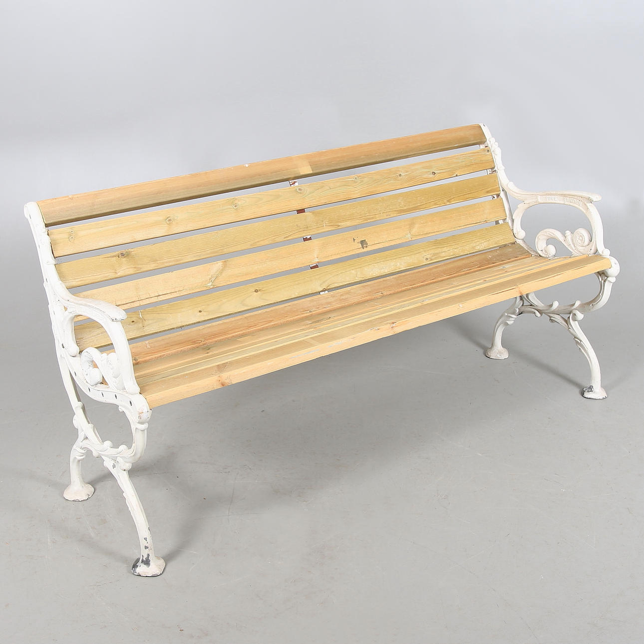 TRÄDGÅRDSSOFFA, Tuve Sweden. 1900-talets slut.