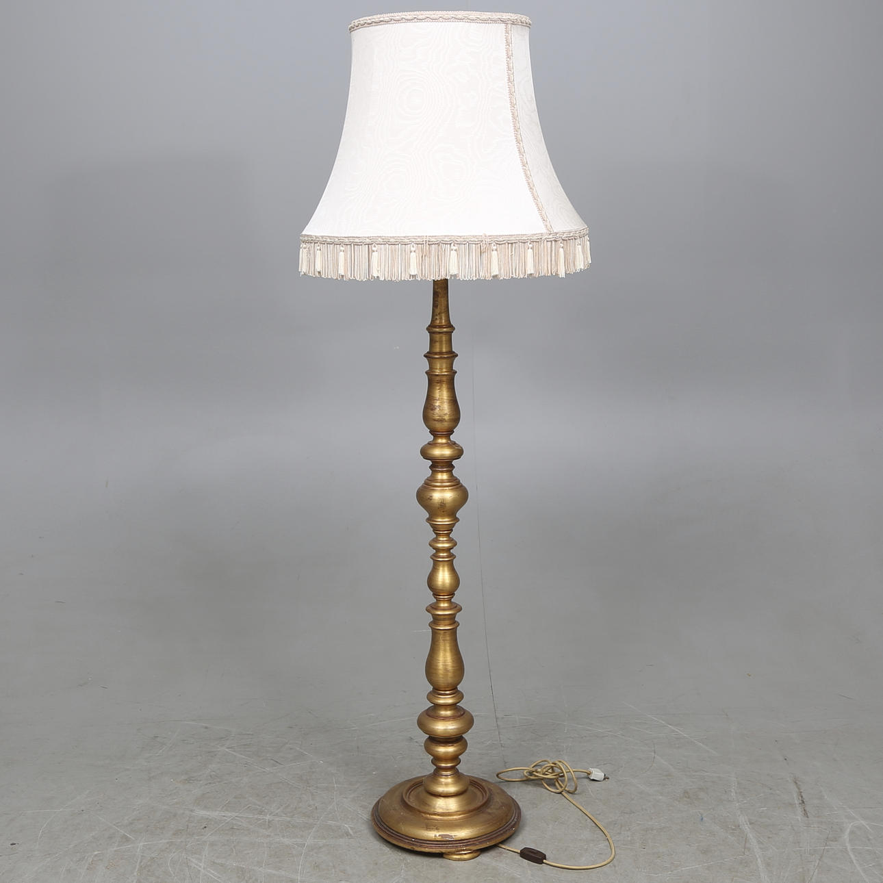 GOLVLAMPA, barockstil, 1900-tal.