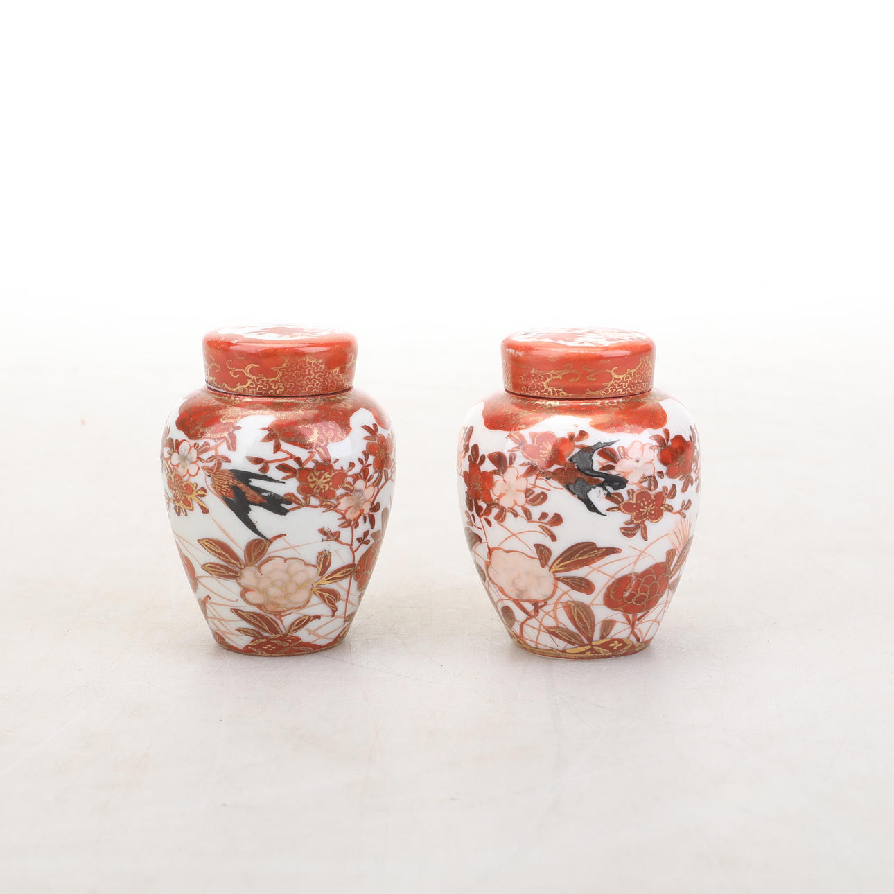 Ein Paar Tassen, orientalisch, Kutani, Japan.