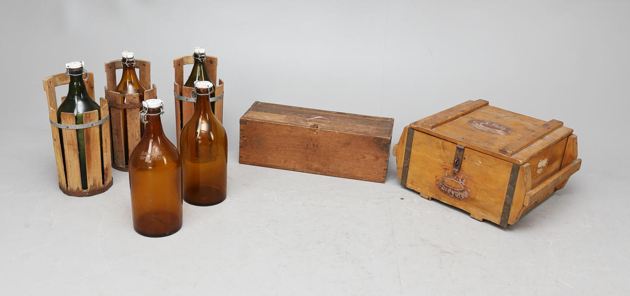 BRYGGERIFLASKOR samt FLASKBACKAR, 7 delar.