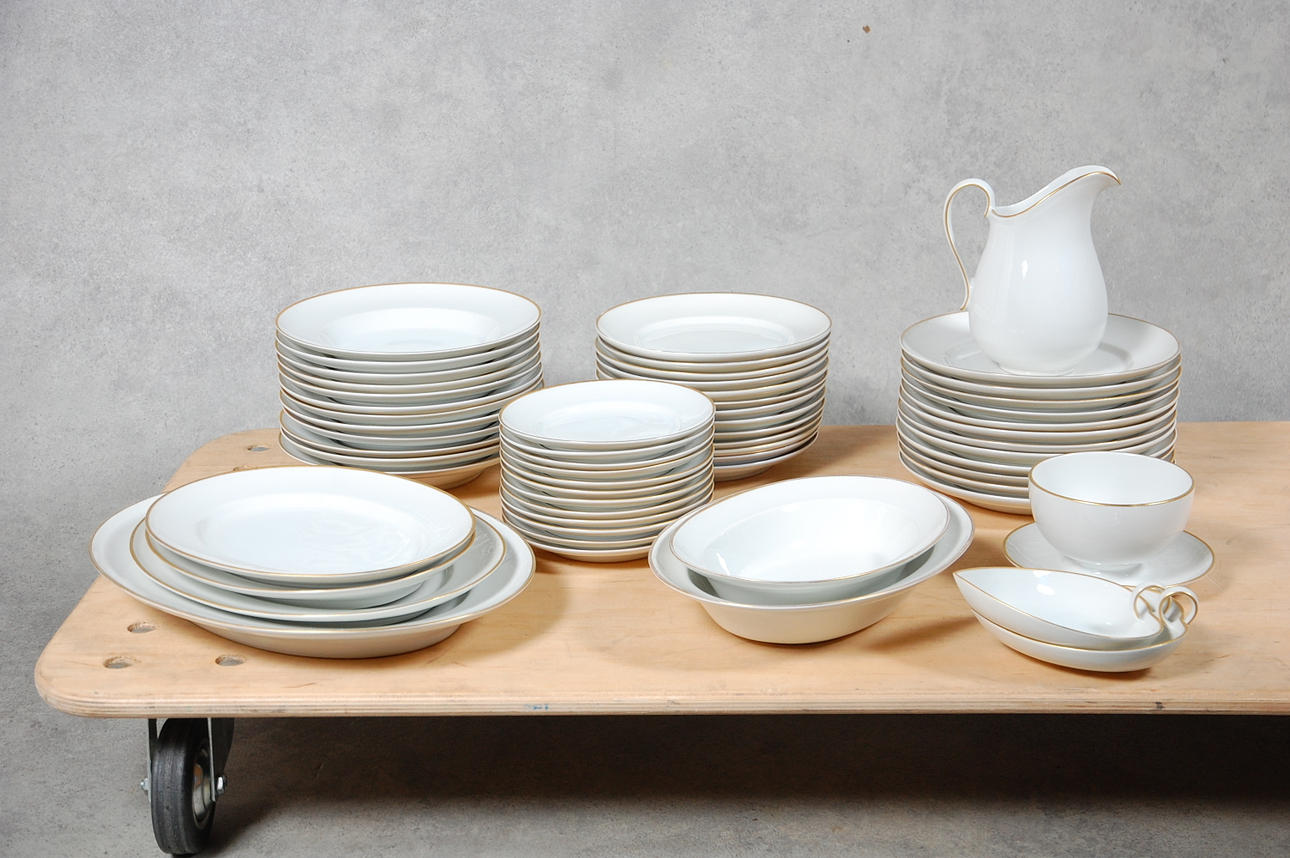 MATSERVIS, 59 delar porslin Karlskrona.