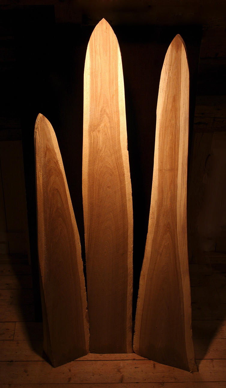 PER FALK. skulptur, "Eldslågor", trä, signerad.