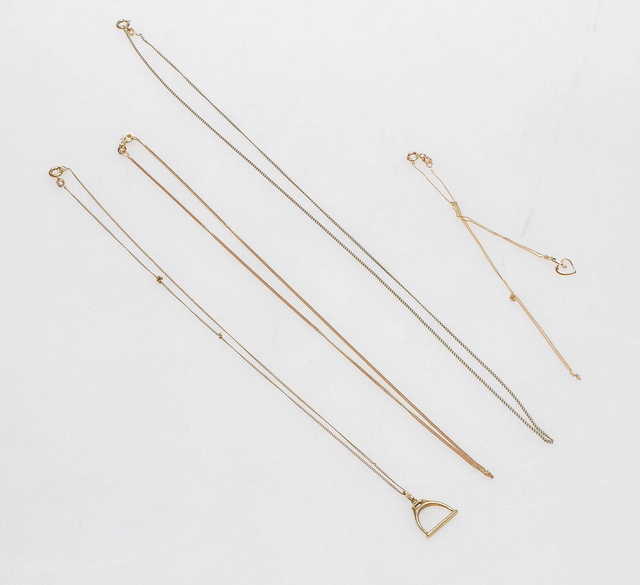 KEDJOR samt HÄNGEN, 18k guld, vikt ca 9,5 gram.