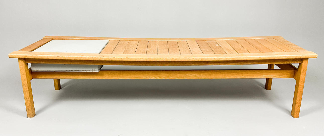 Bænk, egetræ, Averskog Möbelfabrik, Lammhult, 20. århundrede.