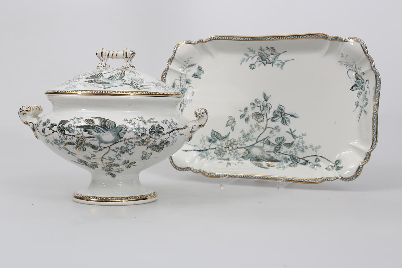 MATSERVISDELAR, porslin, 35 delar, "Wexiö" guld, Gustavsberg.