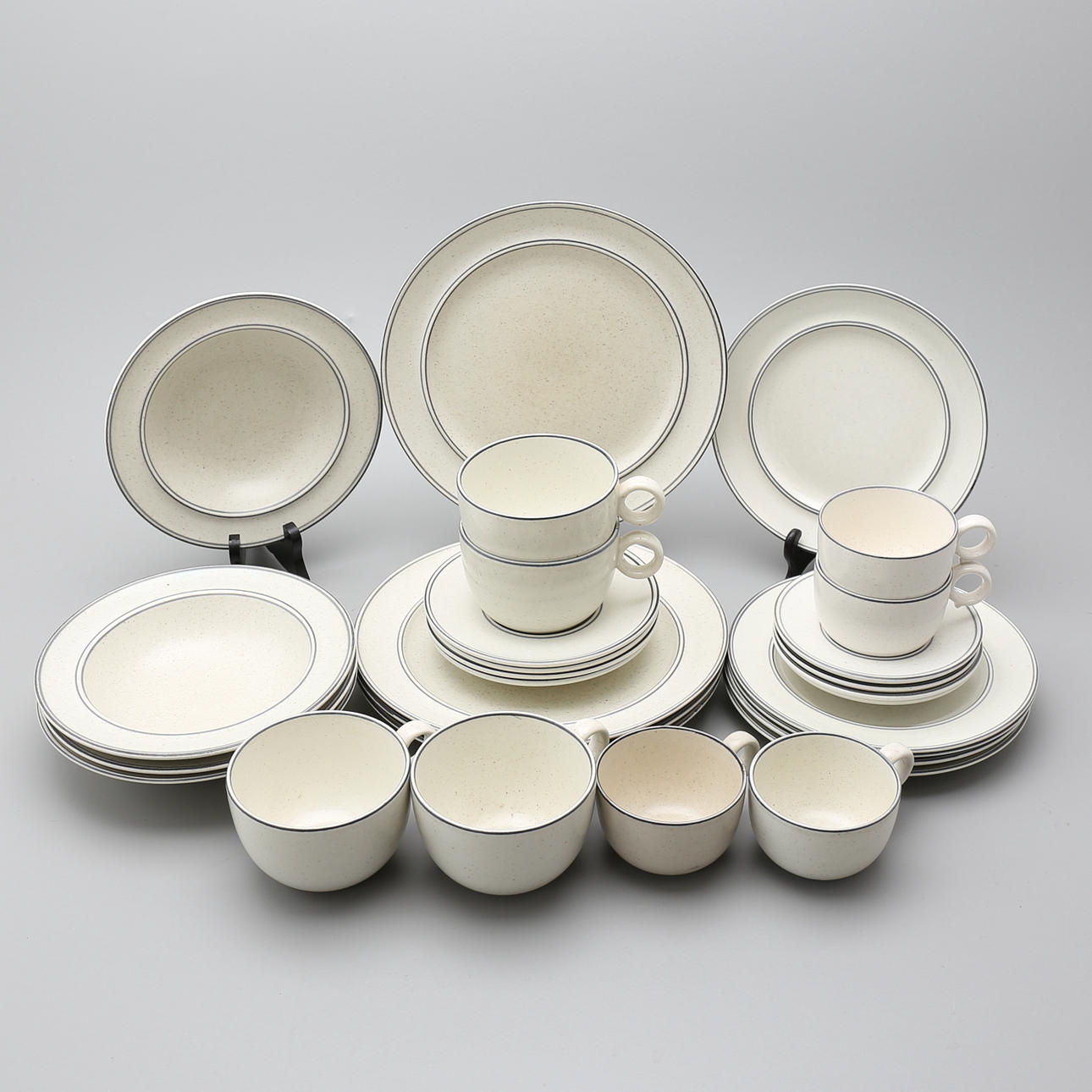 SERVISDELAR, 28 st, stengods, "Birka", Stig Lindberg, Gustavsberg.