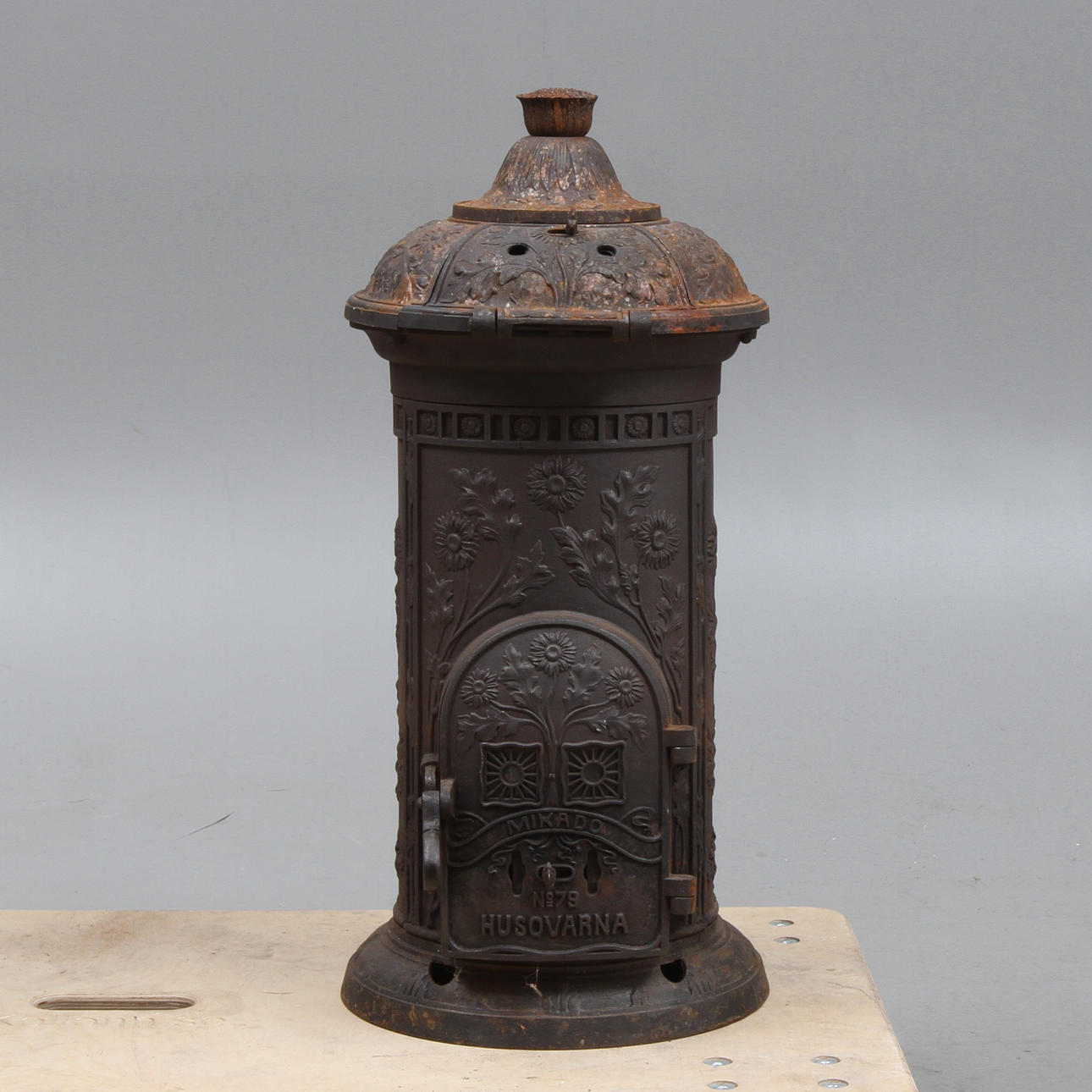 KAMIN. gjutjärn "Mikado", Husqvarna, no 79, tidigt 1900-tal.