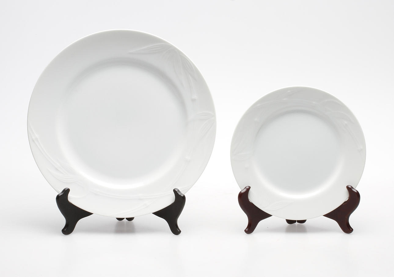 TALLRIKAR och ASSIETTER, porslin. 36 delar. "Bamboo White", Rörstrand, 1980-tal.