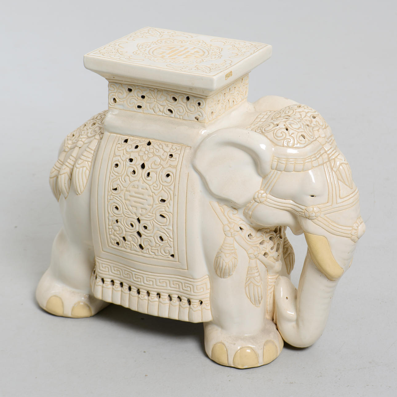 PODEST, Keramik, Elefant.