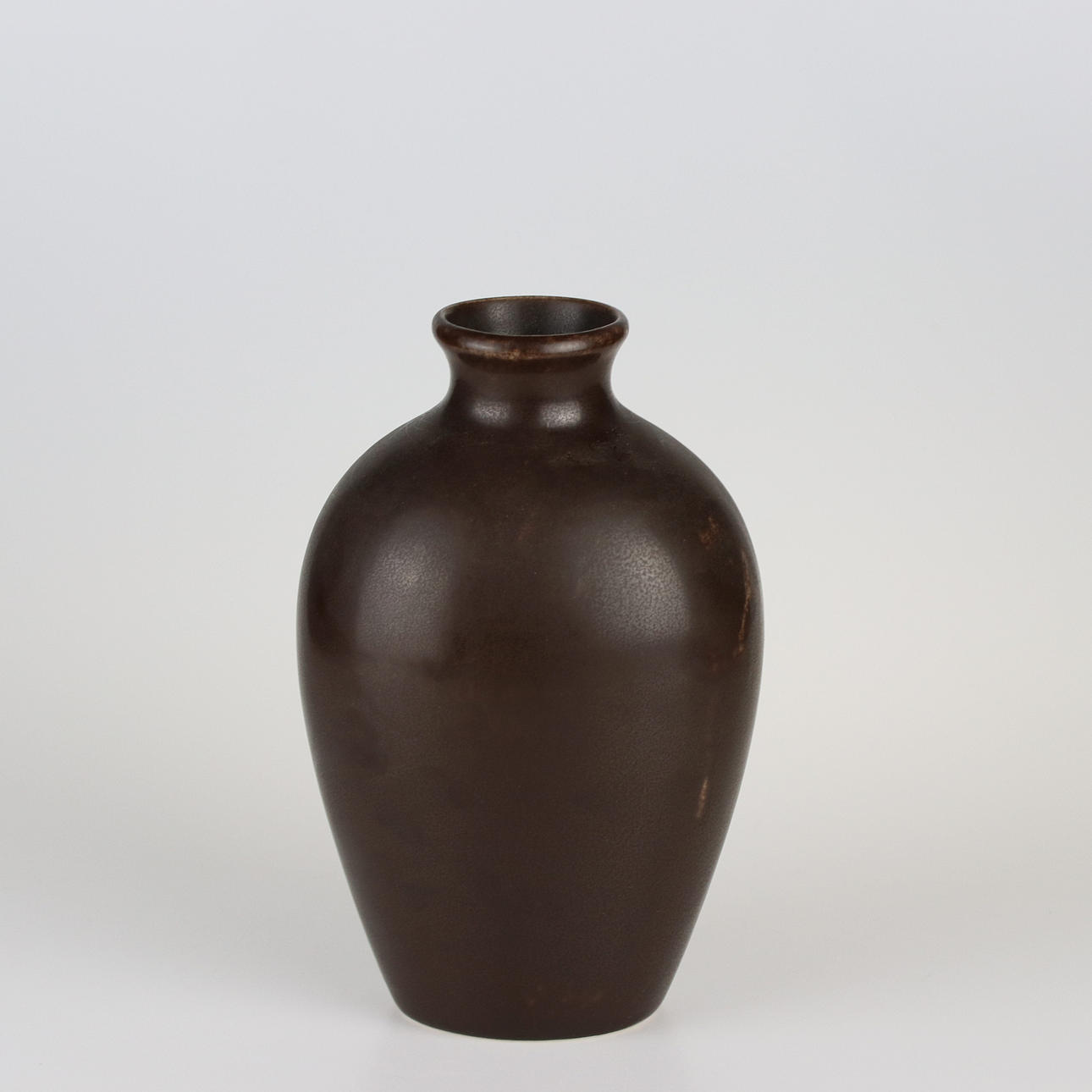 A stoneware vase, possibly Liisa Hallamaa, Arabia.