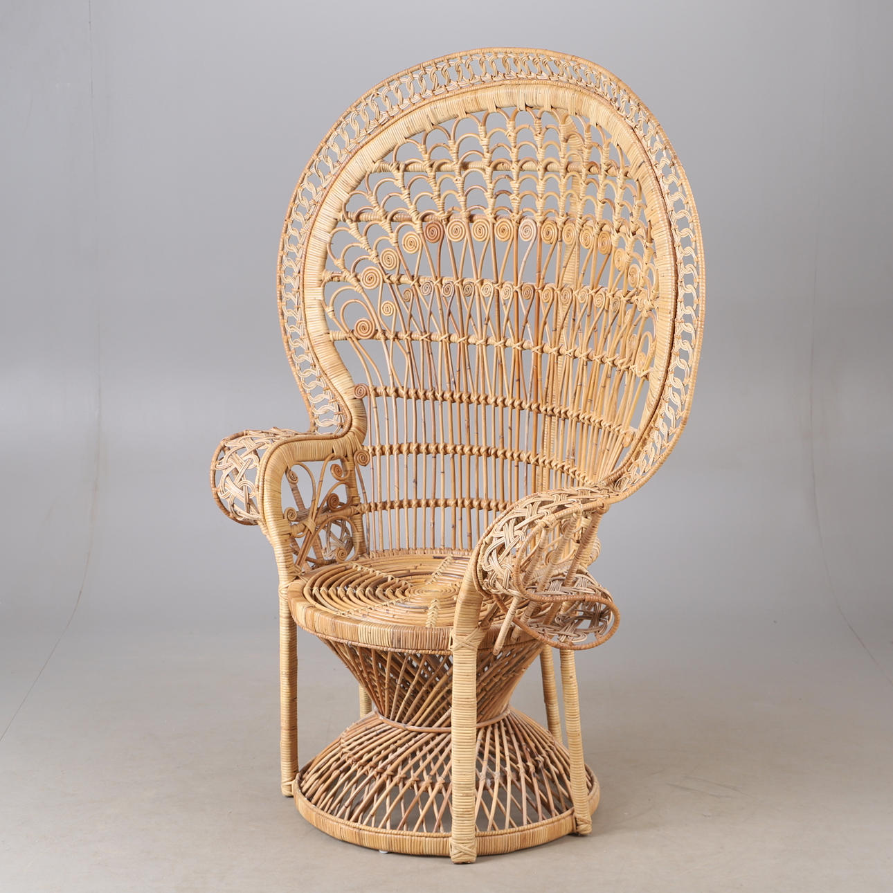 FÅTÖLJ, "Peacock", rotting.