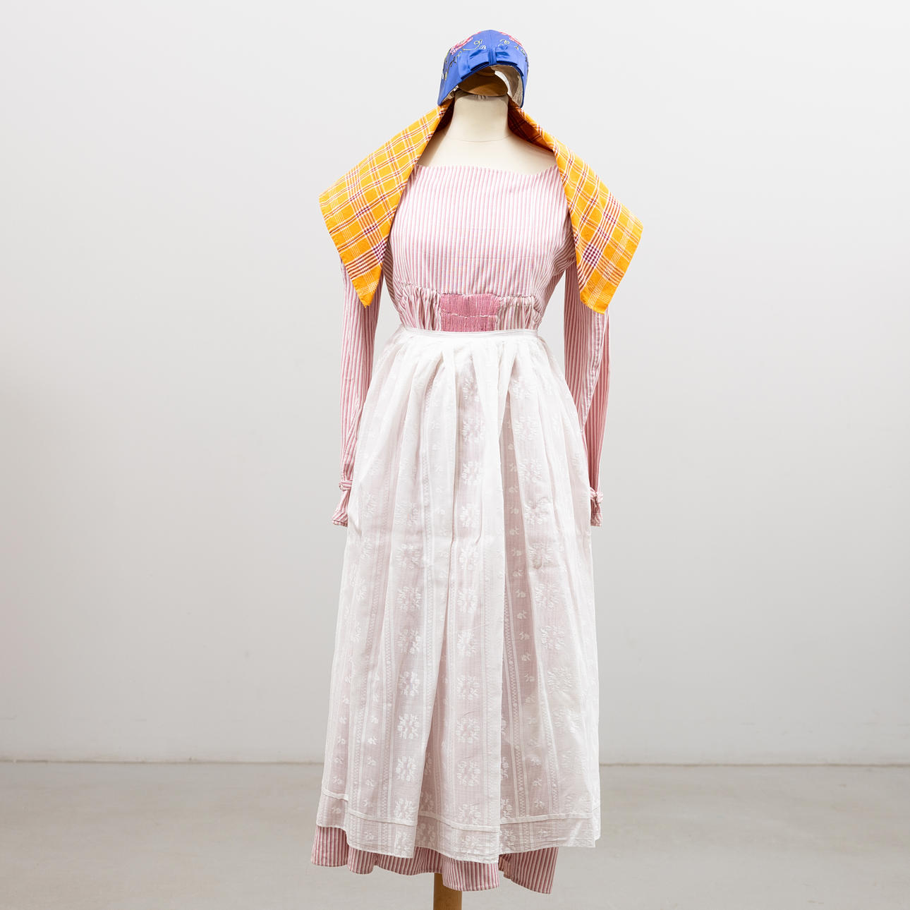 FOLKDRÄKT, 4 delar, Estuna, Uppland.