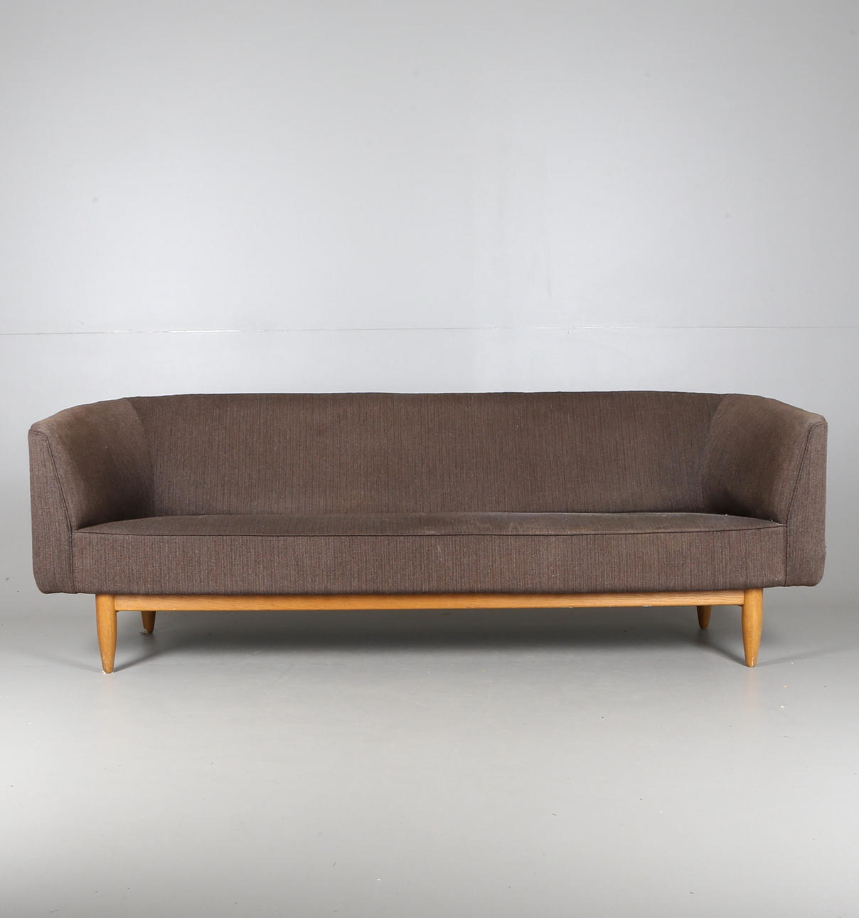 SOFFA, tresits, 1950-tal.