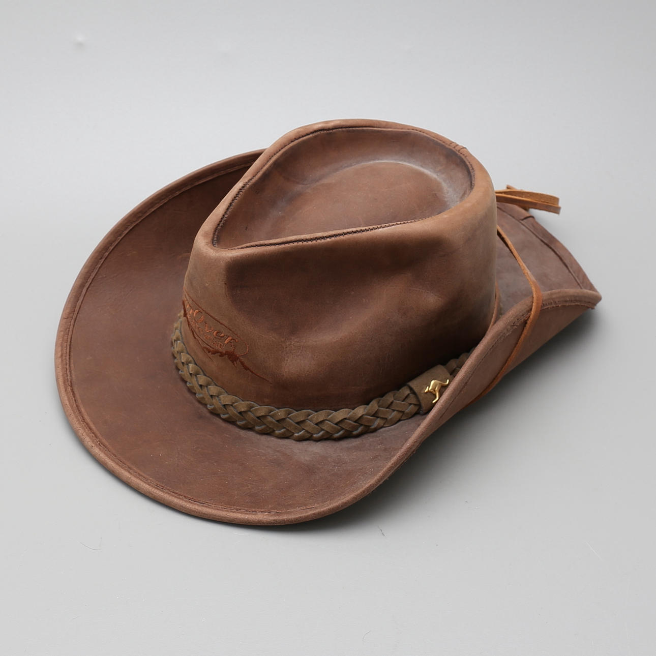 HATT, skinn, Mover Sportswear, Schweiz.