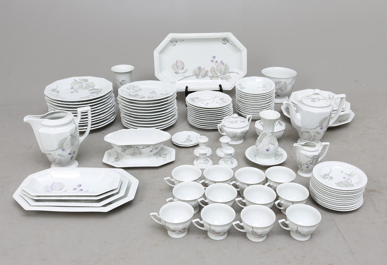 KAFFE- samt MATSERVIS, 96 delar, "Maria Björnbär", Rosenthal, 1900-tal.