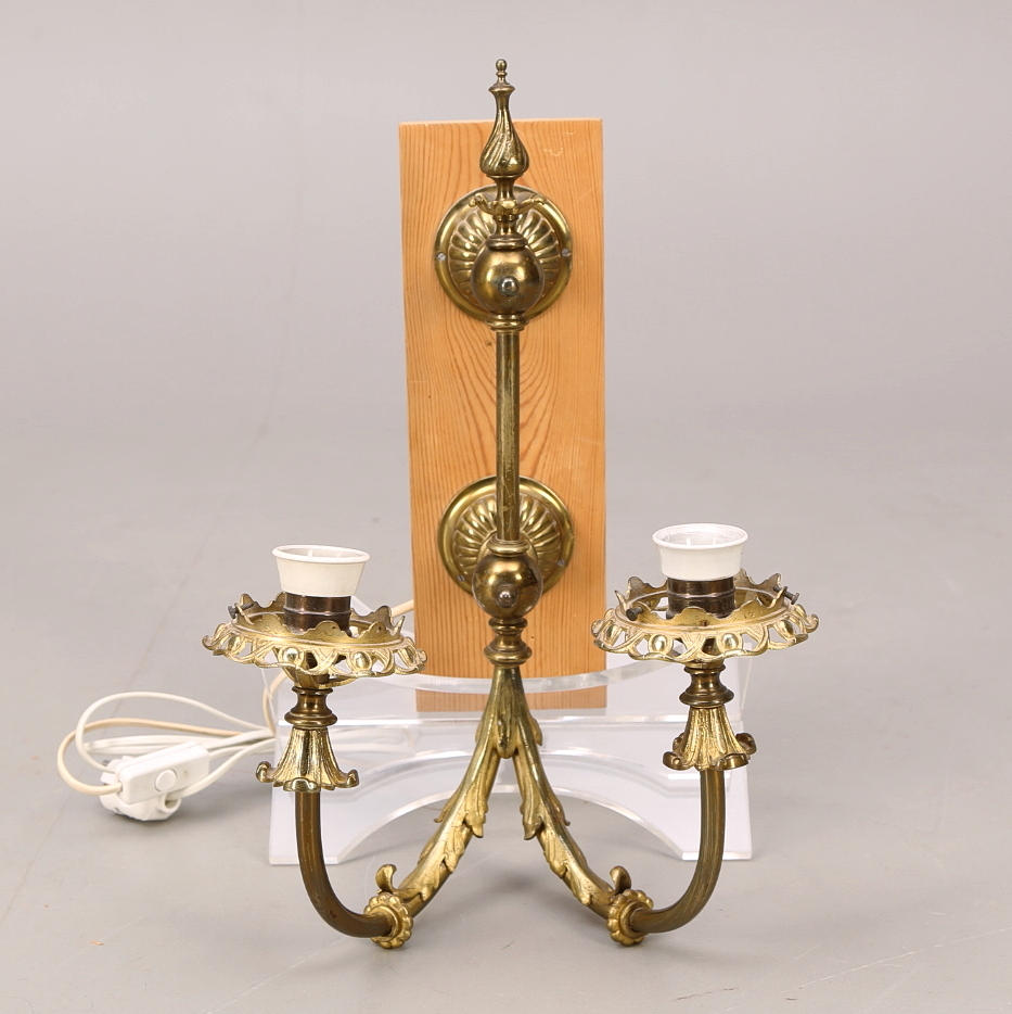 VÄGGLAMPETT, nyrenässans, mässing, 1800-/1900-tal.