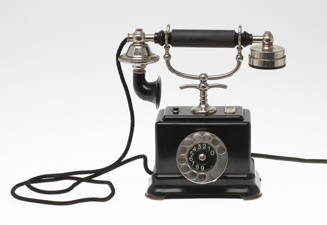 BORDSTELEFON, LM Ericsson, 1900-talets första hälft.