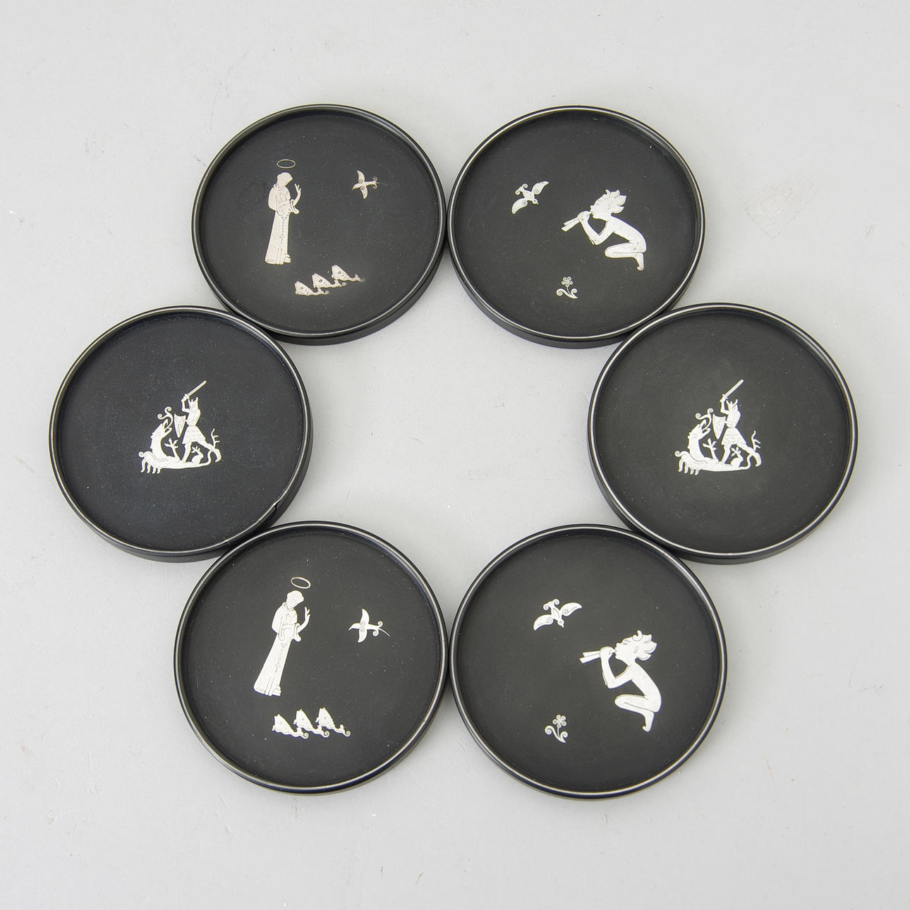 COASTERS, 6 stycken, bakelit med silverdekor, Perstorp.