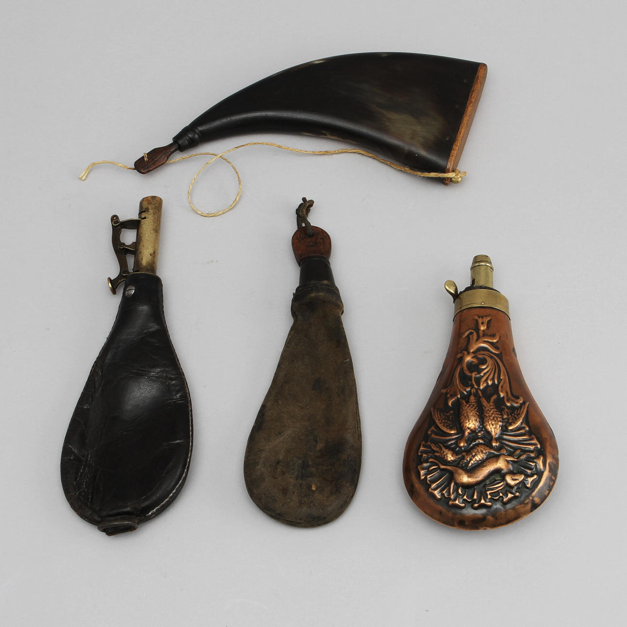 KRUTHORN, 2 st, samt HAGELPUNGAR, 2 st.