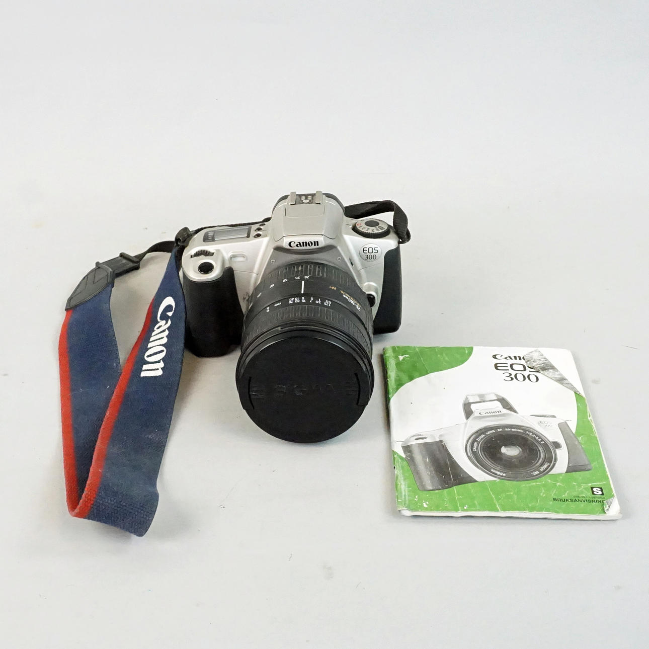 CAMERA Canon EOS 300, with LENS Sigma.