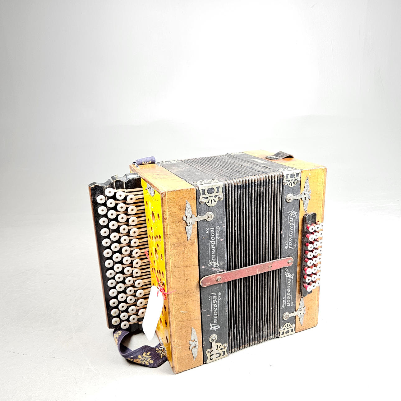 Accordion, Universal Accordion.