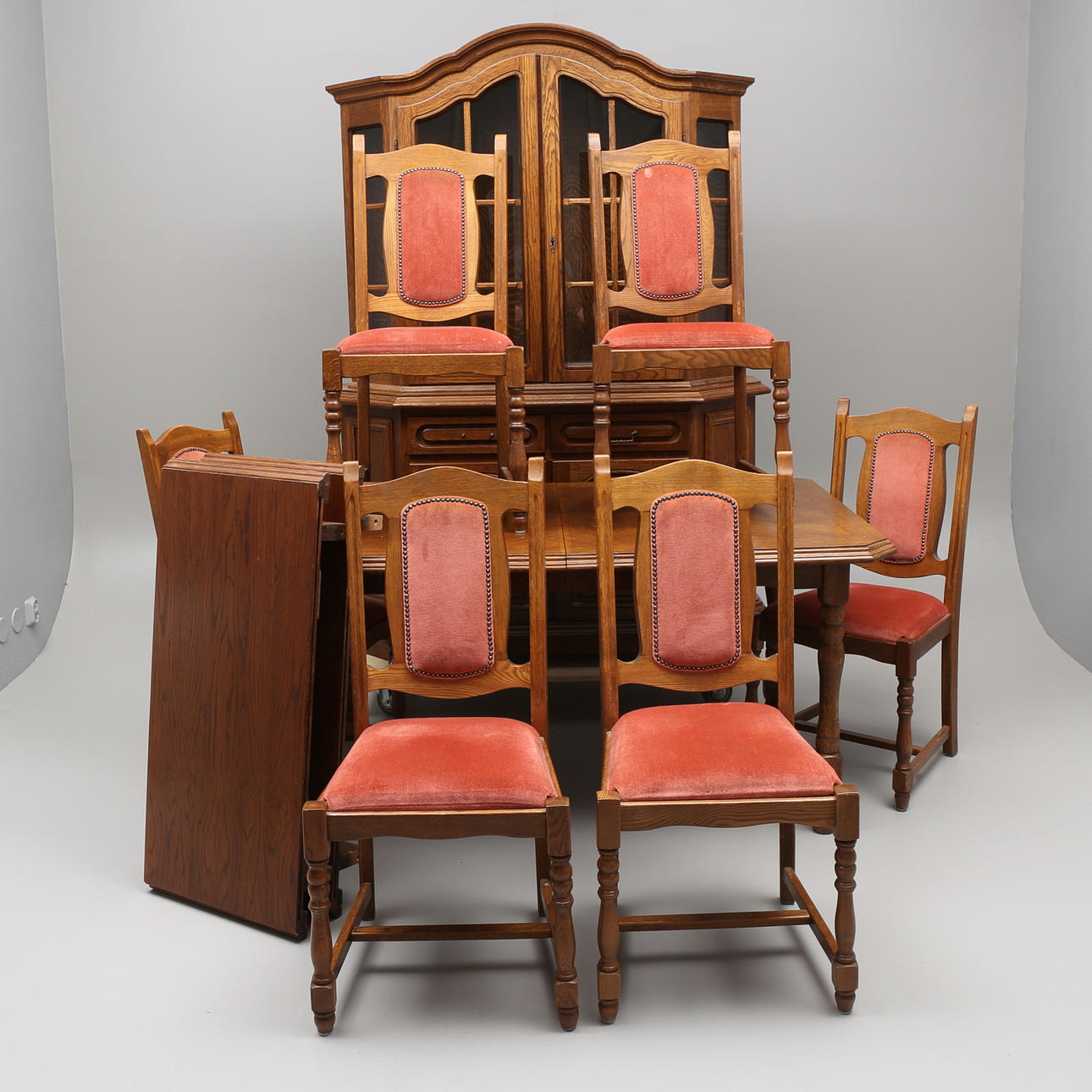 MATSALSMÖBEL, 8 delar, ek, 1900-talets fjärde kvartal.