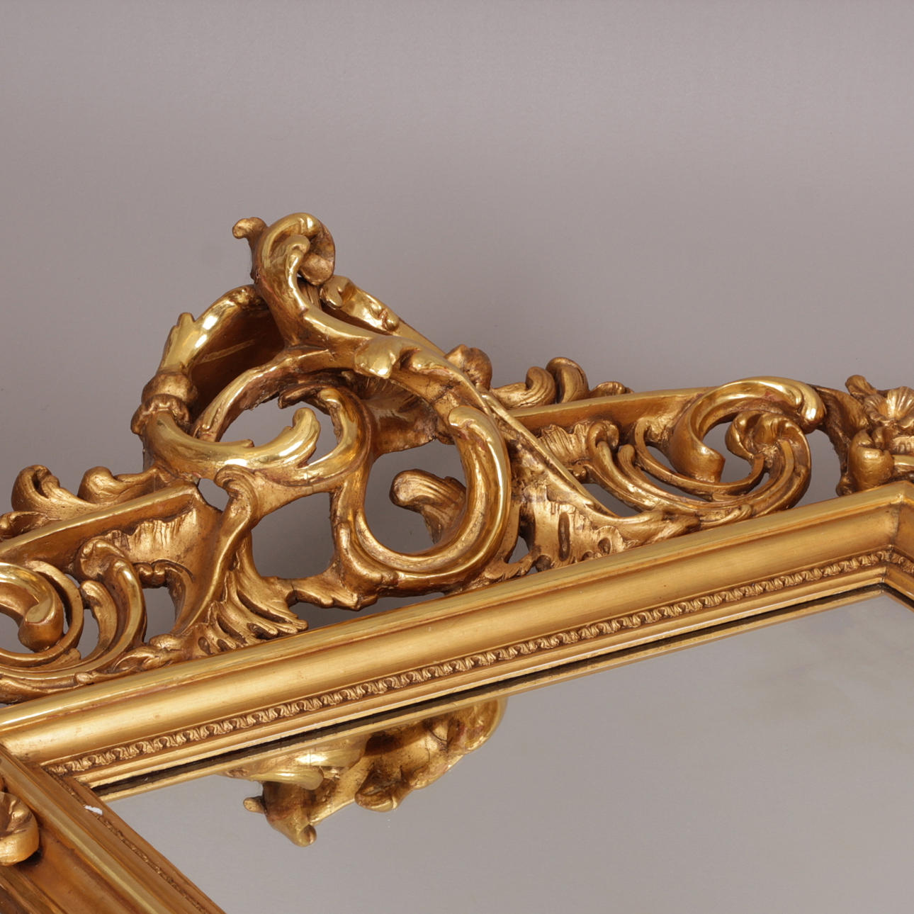 GOLVSPEGEL, förgylld, oskariansk, 1800-talets andra hälft, höjd 260 cm.
