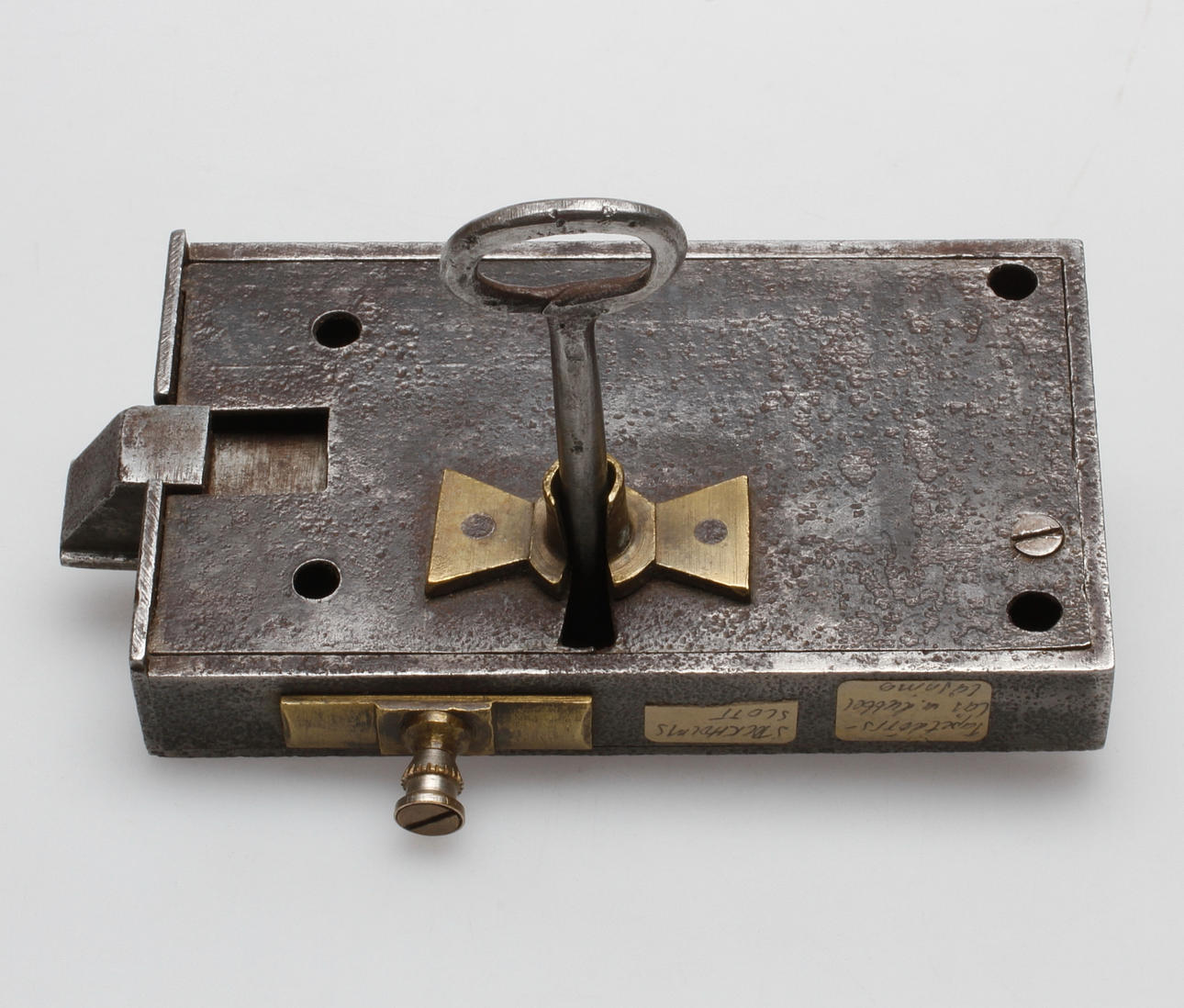 TAPETDÖRRSLÅS, dubbel låsning, 17/1800-tal.