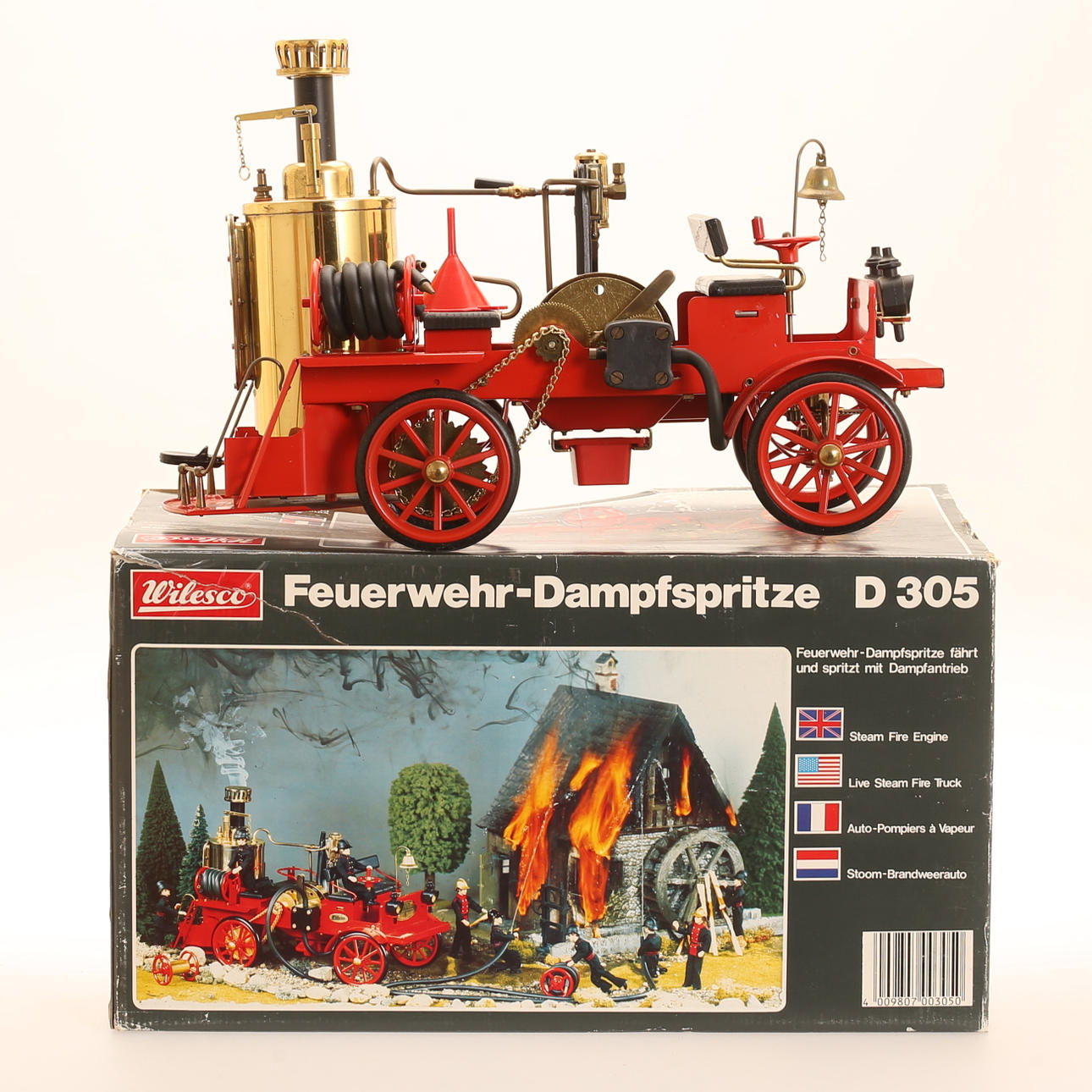 A steam engine/fire engine, Wilesco, 20th century.