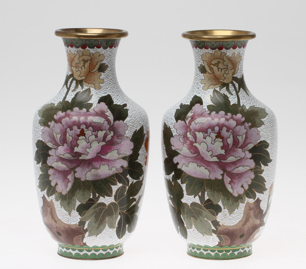 VASER, ett par, cloisonné, Kina.