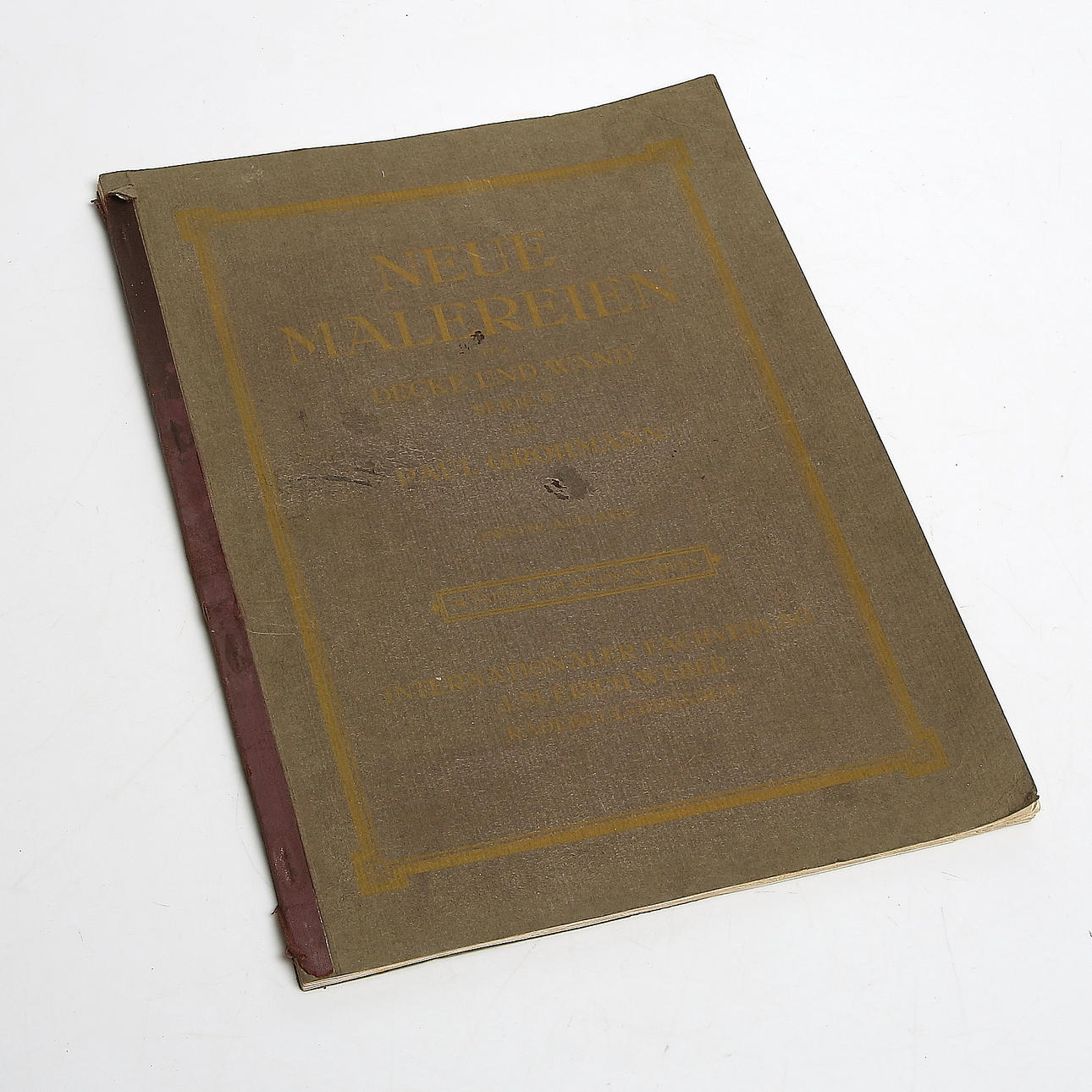 TAPETBOK / INTERIÖRSMÅLERI, "Neue Malereien fur Deckle und Wand, 36 taffeln und 285 entwurfen" från återuppbyggnaden av Sundsvall efter branden tidning, tidigt 1900-tal.