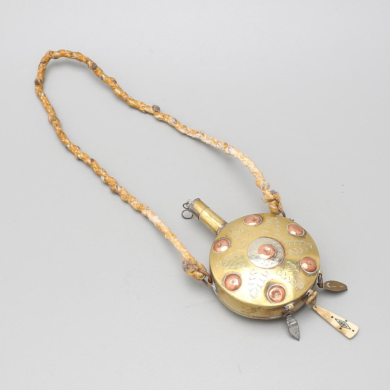 KRUTFLASKA, mässing, 1800-tal.