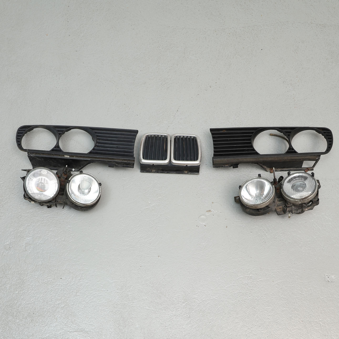 BMW E30, grill set & headlights.