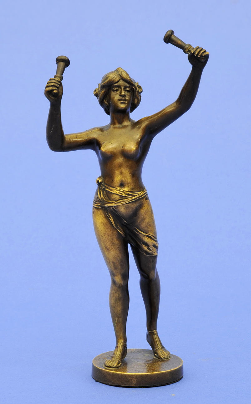 BRONZESKULPTUR. ”Naken med armarna upp”.