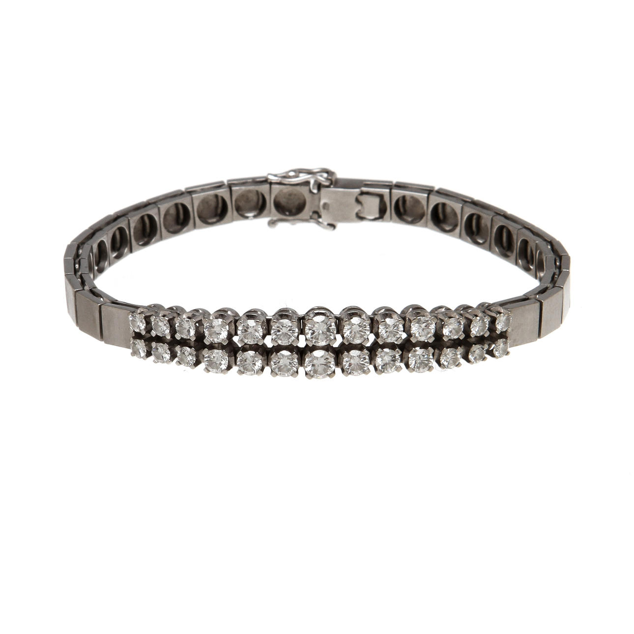 ARMBAND, 18k vitguld med diamanter, totalt ca 1,96 ct. Vikt 21,2 g.