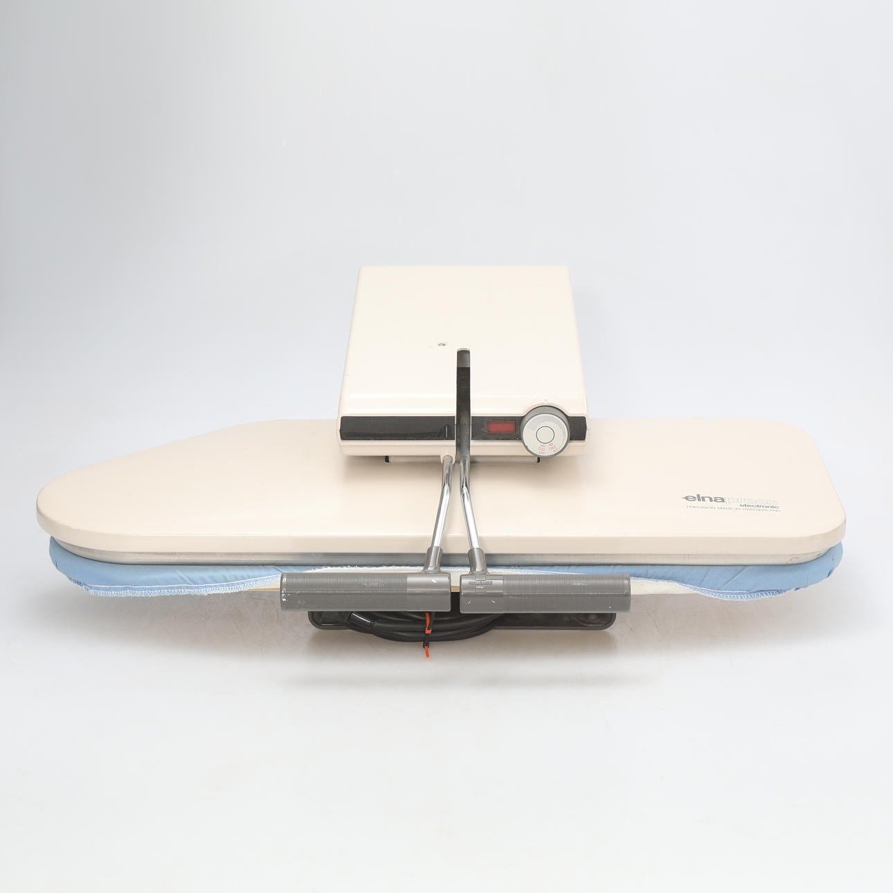 CLOTHES PRESS, elnapress electronic Suiza.