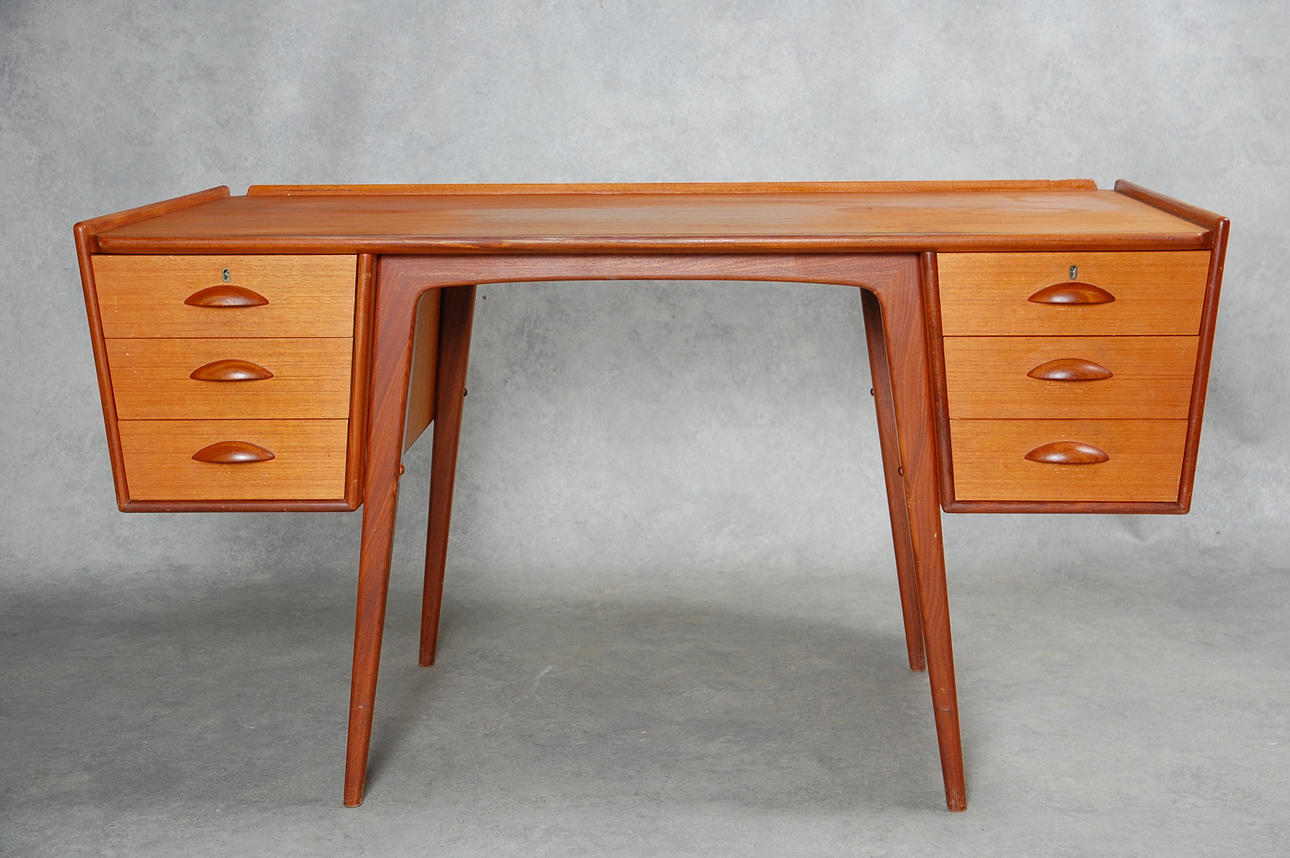 SKRIVBORD, " PL. Uddebo ", Svante Skogh, AB Möbelfabriken Balder, Vaggeryd 1950-tal.