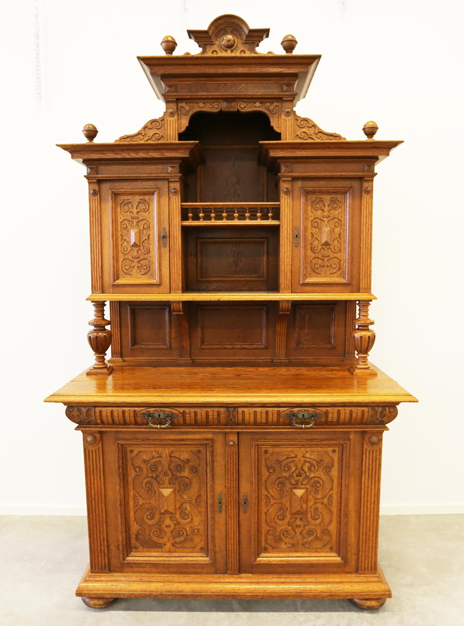 Kaappi, uusrenessanssi, 1880-luku.