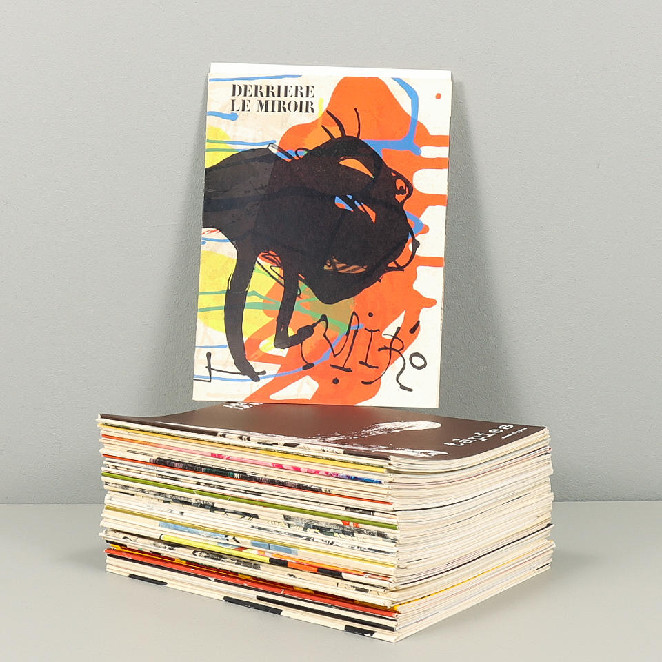 MAGASINER bag spejlet.