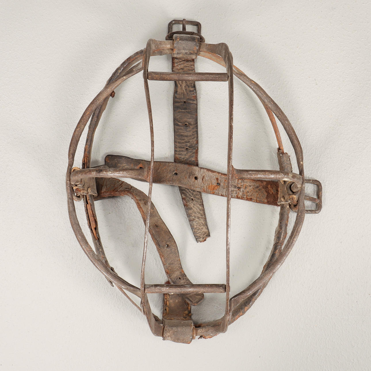 FENCING MASK Antique.