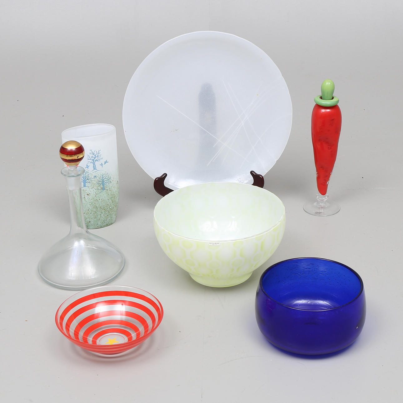 GLASFÖREMÅL, 7 st, bl.a Anna Örnberg, Kjell Engman.