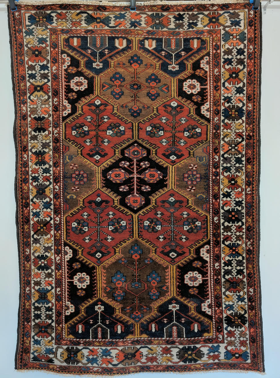 Ein handgeknüpfter Teppich, antikes Bakhtiari.