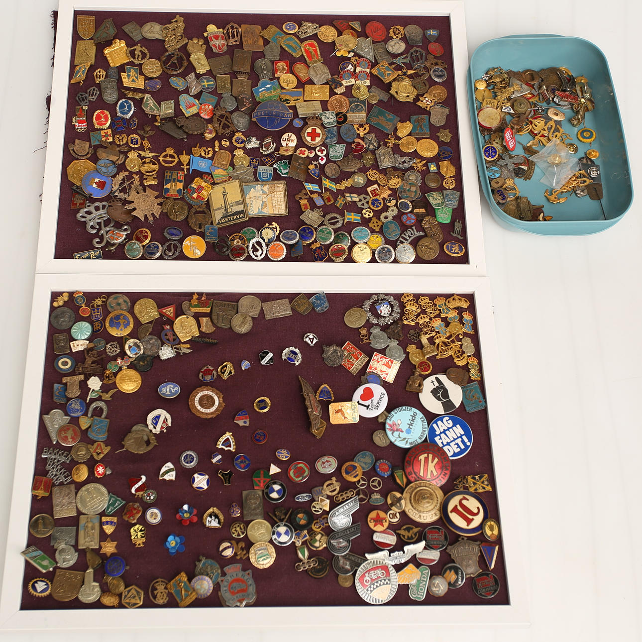 PLATES WITH NEEDLE MARKS/PINS.