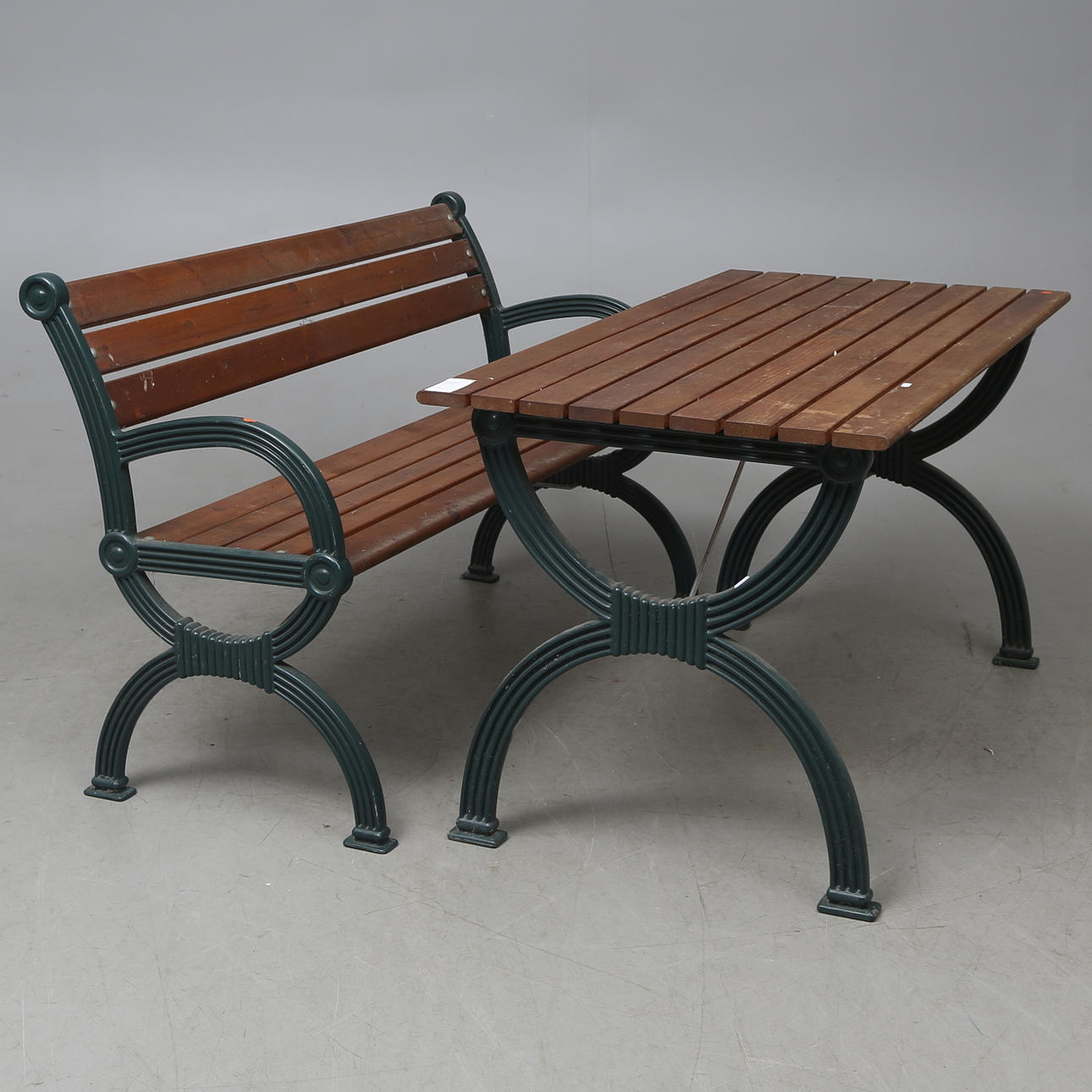 TRÄDGÅRDSMÖBEL, 2 delar, 1900/2000-tal.