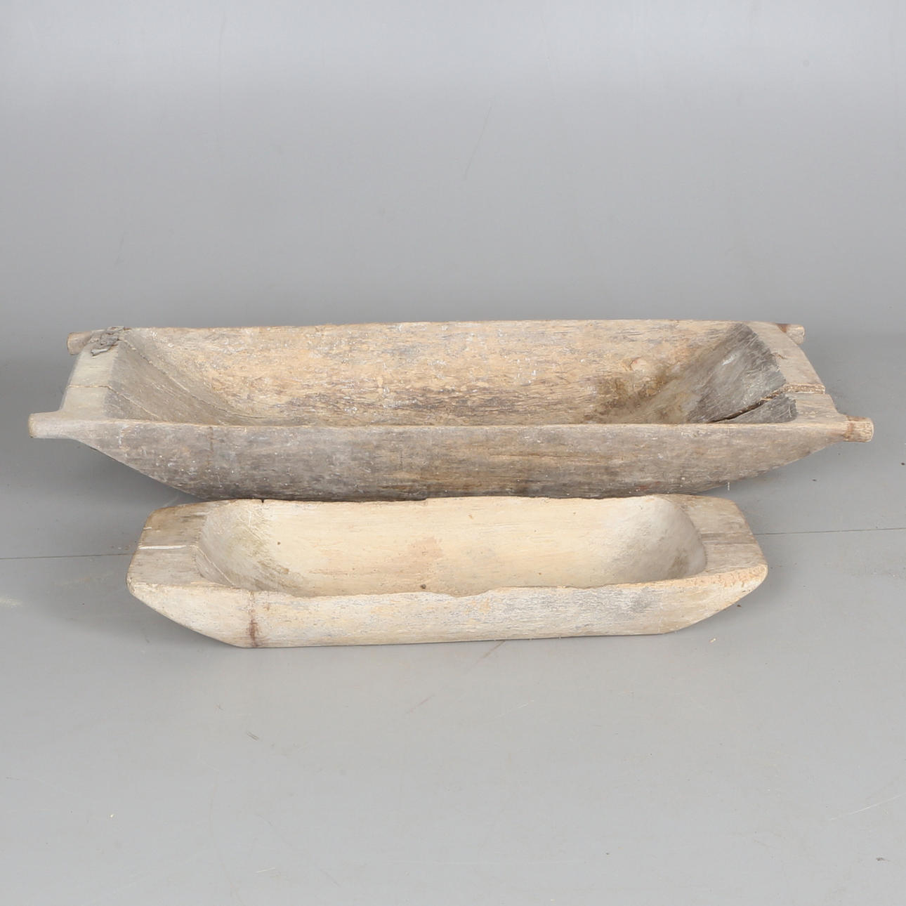 TRÄKAR, 2 st, allmoge, 17/1800-tal.