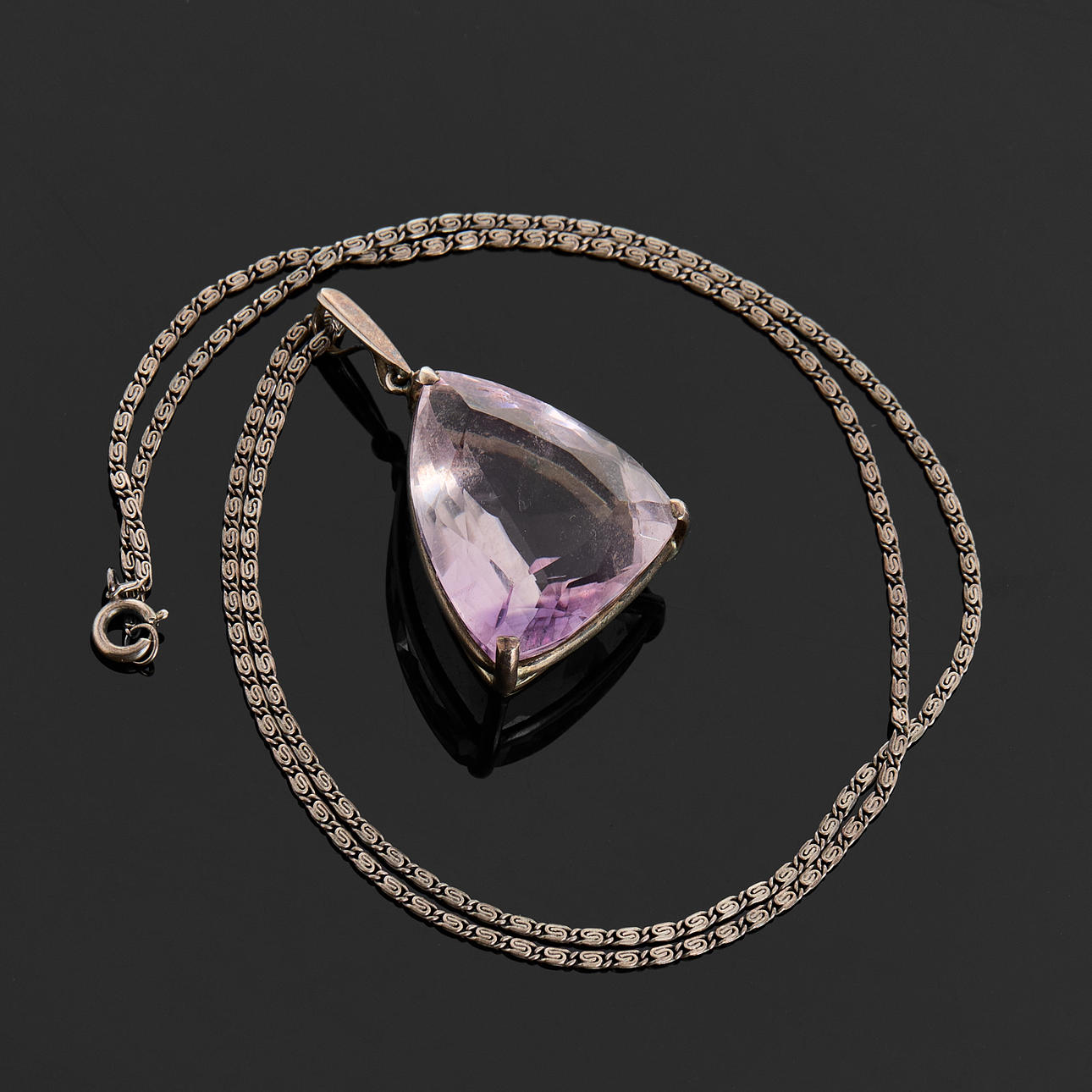 SØLV HALSKÆDE med ametyst.