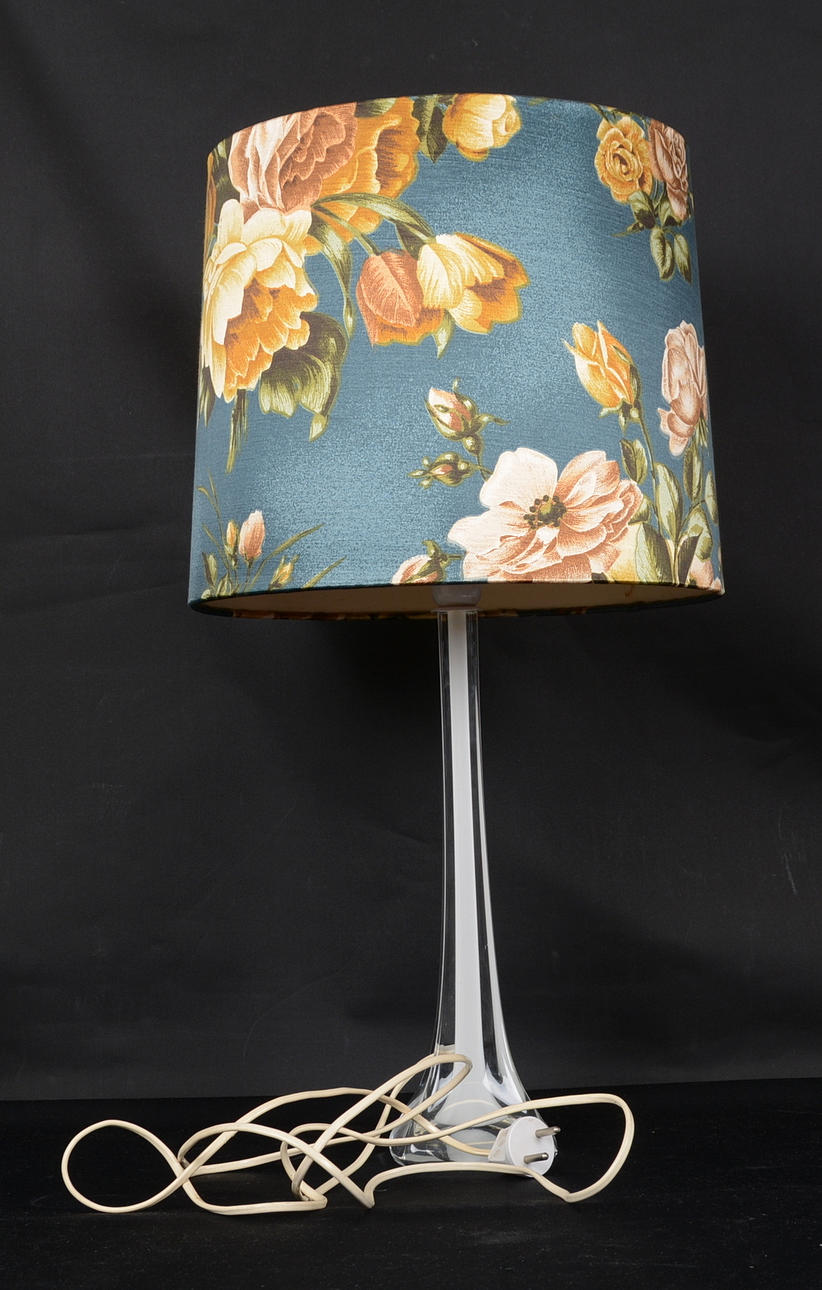 BORDSLAMPA, med glasfot, Flygfors, 1900-talets andra hälft.