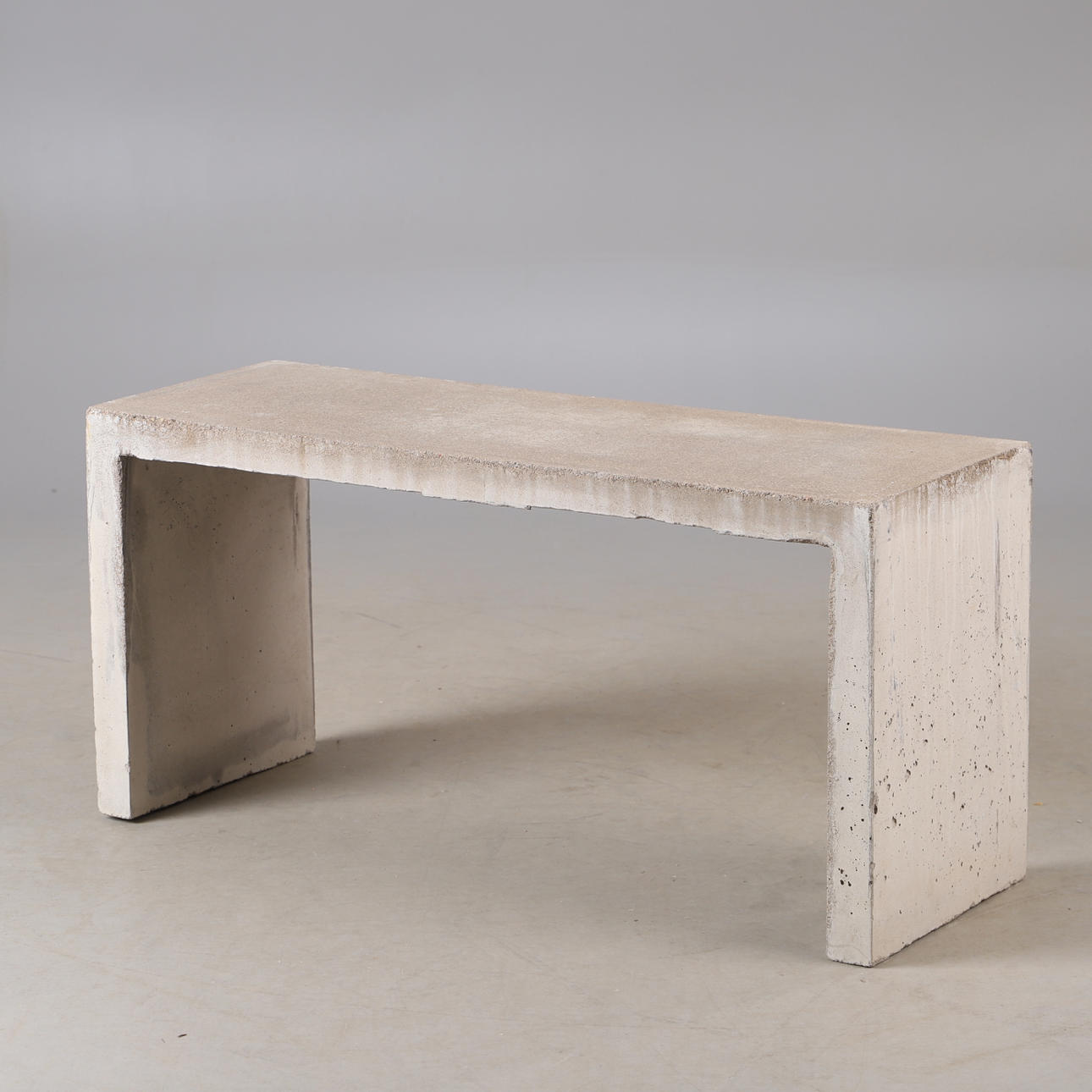 BANCO, hormigón fundido.