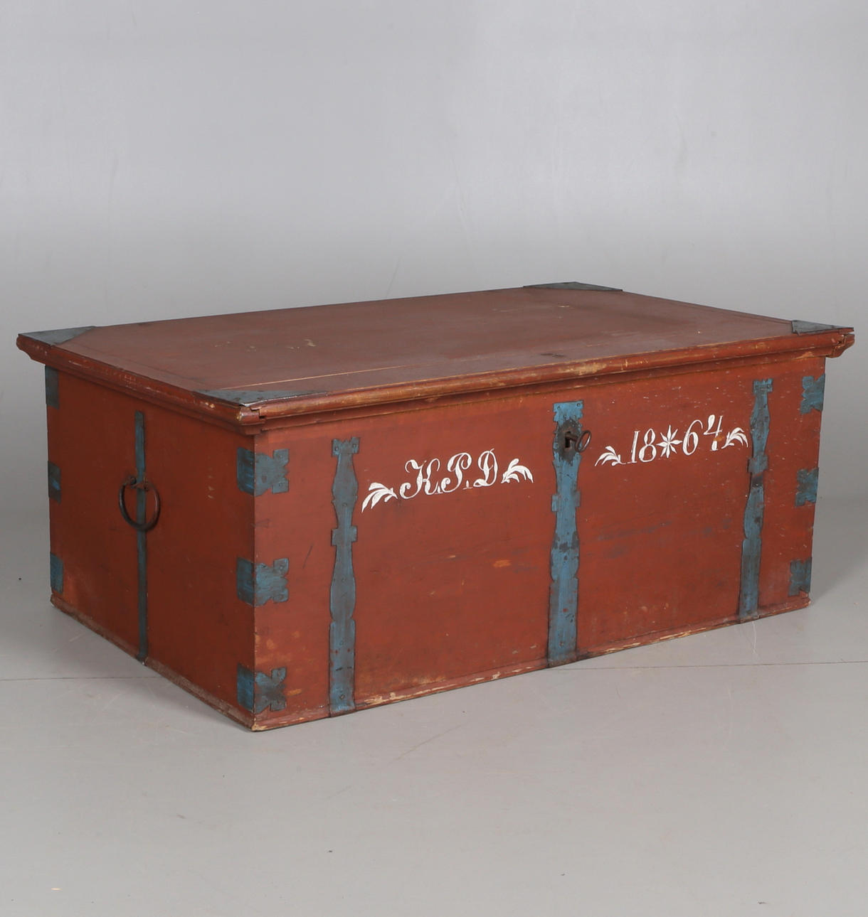 KISTA, trä, bemålad, bär datering 1864.