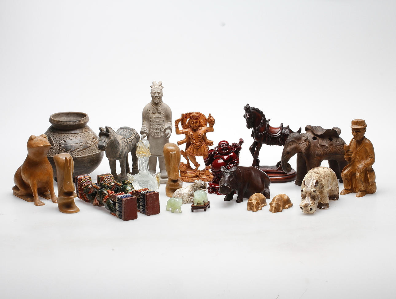 SKULPTURER med mera, 21 delar, bland annat orientaliska.